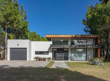 Casa · 250m² · 4 Ambientes · 1 Cochera · Casa en Venta 4 Ambientes Pinamar La Herradura