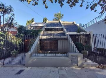 Casa · 170m² · 4 Ambientes · 2 Cocheras · Casa en Venta 6 Ambientes Garage Lomas de Zamora Centro