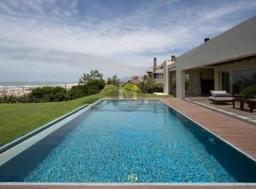 Casa · 380m² · 6 Ambientes · 2 Cocheras · Casa en Venta 6 Ambientes Pinamar Norte