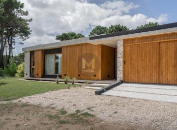 Casa · 210m² · 4 Ambientes · Casa en Venta 4 Ambientes Pinamar Pioneros
