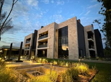Departamento · 98m² · 3 Ambientes · 1 Cochera · Departamento Amoblado en Alquiler en Exclusivo Condominio Puro Cerro