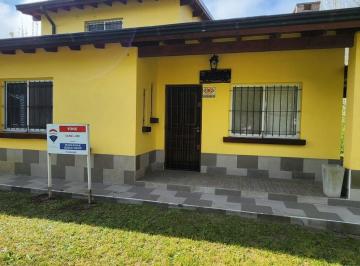 Casa · 220m² · 5 Ambientes · Venta Casa 5 Ambientes Costa del Este con Quincho