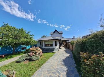 Casa · 180m² · 8 Ambientes · 2 Cocheras · Casa Ideal Familia Numerosa Bariloche