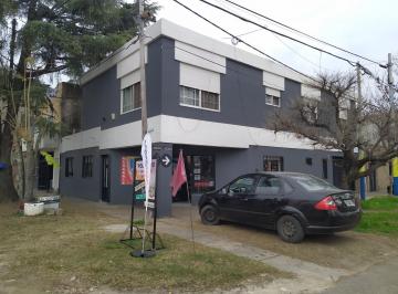 Casa · 140m² · 6 Ambientes · 2 Cocheras · Casa 2 Plantas Local! - 70.000 Usd