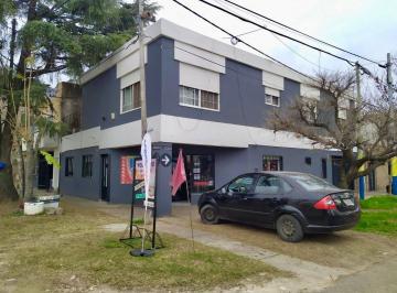 Casa · 140m² · 6 Ambientes · 2 Cocheras · Casa 2 Plantas Local! - 70.000 Usd