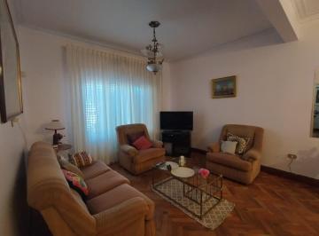 Casa de 8 ambientes, Ciudad de Santa Fe · Casa + Dpto con Amplio Terreno Sobre Costanera