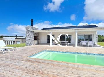 Casa · 175m² · 4 Ambientes · Casa en Venta en Costa Esmeralda Doble Lote