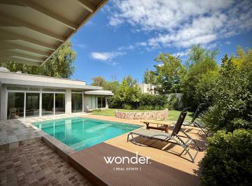 Casa de 3 ambientes, Luján de Cuyo · Casa de Arquitectura Moderna con Terminaciones de Categoría - Pileta