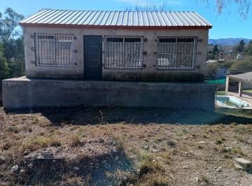 Casa · 48m² · 2 Ambientes · 1 Cochera · En Venta Casa en Cosquin a 150 m de Ruta 38 con Gran Parque y Vista a Las Sierras Ref: 2047