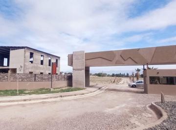 Terreno · 300m² · Zafiros: Lotes Financiados, Entrega 30%!