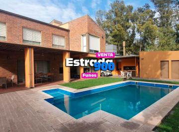 Casa · 245m² · 7 Ambientes · 2 Cocheras · Importante Casa en Funes Todos Los Servicios Diseño de Arq Gonzalez Kahl