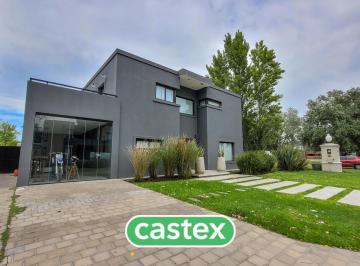 Casa · 307m² · 5 Ambientes · 2 Cocheras · Casa en Venta en San Eliseo Golf