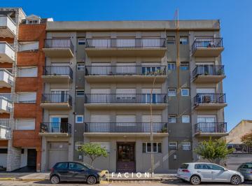 Departamento de 2 ambientes, Mar del Plata · Departamento 2 Ambientes con Cochera. Reciclado. Chauvin. Mar del Plata