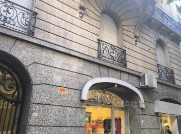 Local comercial · 79m² · 1 Ambiente · Local en Venta Recoleta, Callao Melo 80 m².