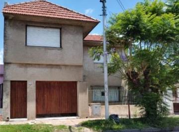 Casa de 6 ambientes, Lanús · Casa Para Dos Familias en Venta - Lanus Este