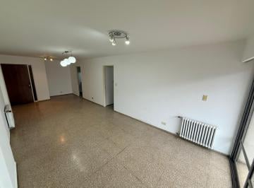 Departamento · 90m² · 7 Ambientes · 1 Cochera · Se Alquila Dpto. 3 Dorm. con Cochera en Excelente Ubicación - Barrio Centro