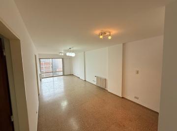 Departamento · 90m² · 7 Ambientes · 1 Cochera · Se Alquila Dpto. 3 Dorm. con Cochera en Excelente Ubicación - Barrio Centro