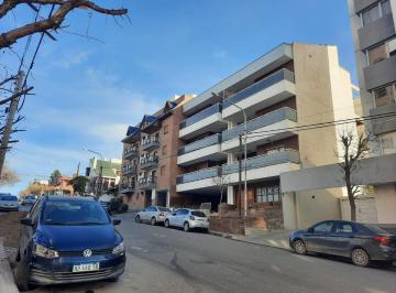 Departamento · 174m² · 4 Ambientes · 1 Cochera · Departamento en Semipiso de 3 Dorm. en Alquiler - Área Centro Este