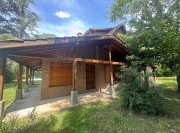 Casa · 250m² · 5 Ambientes · Venta de Casa Quinta Sobre Lote de 1600 m² en Irizar. Acepta Financiación Privada.