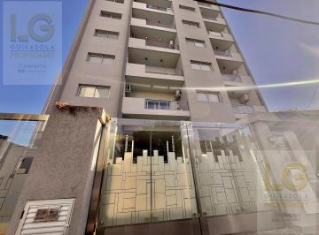 Departamento · 72m² · 3 Ambientes · 1 Cochera · Departamento en Venta Tres Ambientes con Cochera en Berazategui Centro