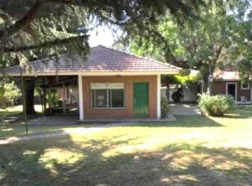Quinta vacacional · 100m² · 3 Ambientes · 1 Cochera · Venta. Casa. Quinta. Lonchamps. Burzaco.3 Ambientes. Pileta. Cochera. Parque.