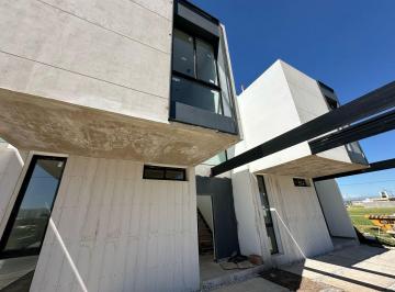 PH · 120m² · 4 Ambientes · 2 Cocheras · Duplex en Venta Brisas de Manantiales Dos Dorm.