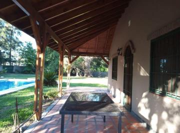 Quinta vacacional · 208m² · 4 Dormitorios · 2 Cocheras · Alquiler/venta Casa Quinta 7 Amb del Viso