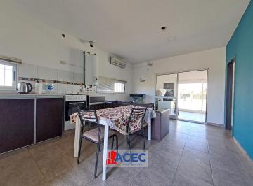 Casa · 100m² · 3 Ambientes · 2 Cocheras · Venta - Casa - Roldán