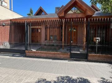 Casa de 3 ambientes, La Matanza · Casa en Venta de 3 Dorm. C/ Cochera en Tapiales