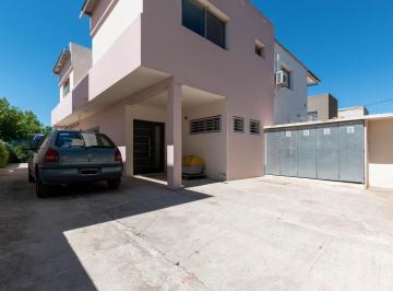 Casa · 115m² · 3 Ambientes · 1 Cochera · 13 Bis Entre 651 y 652 Sicardi - Casa en de Dos Dorm. en Venta