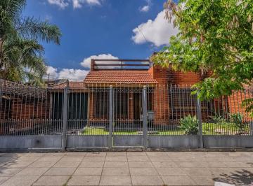 Casa · 120m² · 3 Ambientes · 2 Cocheras · Casa - Cochera - Quincho - Patio – Apta Crédito - San Justo - Terraza - 3 Ambientes