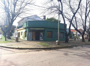 Edificio de 7 ambientes, Lomas de Zamora · Local y Dos Deparatamentos con Cochera y Terraza