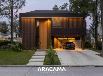 RRA-RR1-1612_2 · Casa en Venta en Saint Thomas Este Oeste - Canning