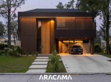 Casa · 265m² · 5 Ambientes · 2 Cocheras · Casa en Venta en Saint Thomas Este Oeste - Canning