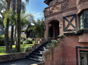 Casa · 400m² · 6 Ambientes · 3 Cocheras · Casa en Venta en Don Torcuato. Gran Jardín con Pileta. 4 Dorm.. Garage Cubierto.