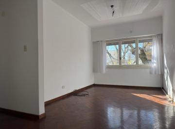 Living  · Devoto (R), 3 Amb. Al Frente Desaguadero y Cantilo. Expensas Incluyen Aysa