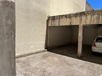 Garage · 12m² · 1 Cochera · Cochera Cubierta - Moreno 21