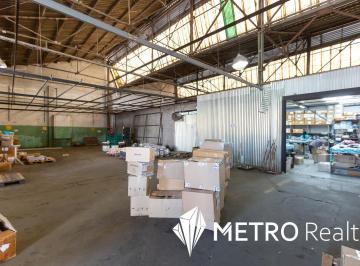 Bodega-Galpón · 1800m² · 6 Ambientes · 6 Cocheras · Galpón en Alquier en Villa Martelli