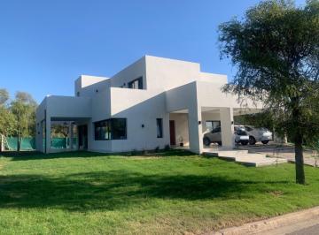Casa de 6 ambientes, San Luis · Venta Casa en Country Los Quebrachos, Sector “las Corzuelas” 4 Habitaciones