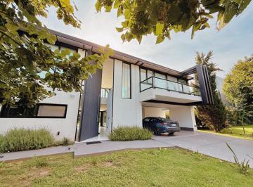 Casa · 270m² · 8 Ambientes · 2 Cocheras · Kentucky Club de Campo