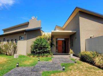 Casa · 405m² · 6 Ambientes · 3 Cocheras · Casa en Country Dos Lagunas