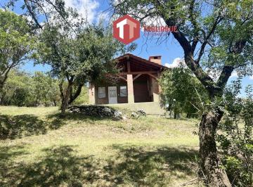 Casa · 67m² · 4 Ambientes · 2 Cocheras · Cabañas en Parque Calaguala, Cerro de Oro
