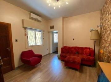 Casa · 162m² · 4 Ambientes · 1 Cochera · Venta Casa en San Justo Centro de 4 Ambientes con Patio y Cochera