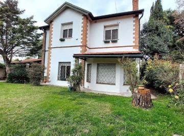 Casa · 313m² · 9 Ambientes · 2 Cocheras · Casa en Venta 9 Amb en Temperley - Lomas de Zamora