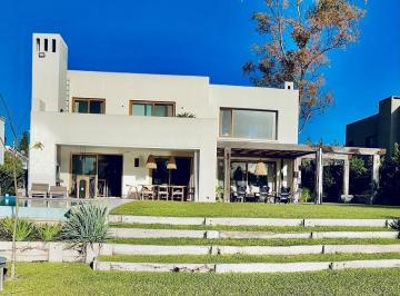 Casa · 350m² · 5 Ambientes · 2 Cocheras · Casa en Alquiler en El Encuentro, General Pacheco, Tigre
