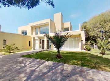 Casa · 350m² · 5 Ambientes · 2 Cocheras · Casa en Venta El Nacional Club de Campo