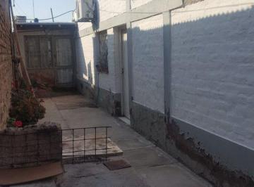 Casa · 109m² · 4 Ambientes · 1 Cochera · Venta Casa Calle Juan Cornelio Moyano, las Heras