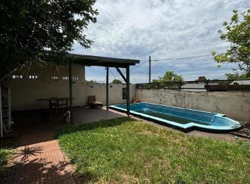 Casa · 300m² · 4 Ambientes · 1 Cochera · Cf1207 - Casa en Venta Z/ Autódromo