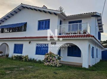 Foto1 · Vende Para Hotel Estilo Butique, con 7 Dorm. Frente Al Mar.