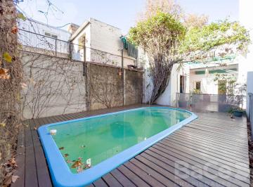 Casa · 200m² · 5 Ambientes · 1 Cochera · Casa en Luis Agote